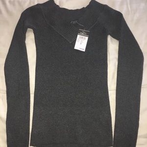 Rue 21 Long sleeve V-neck Sweater/Top